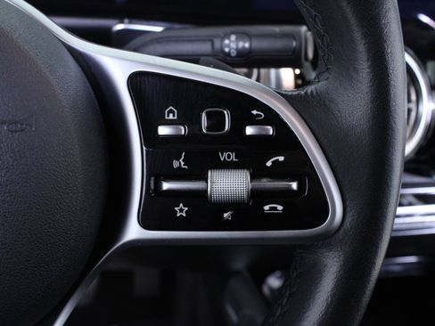 Used 2020 Mercedes-Benz GLB 250 4MATIC image 23