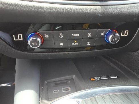 Used 2024 Buick Enclave Essence w/ Sport Touring Edition FWD image 15