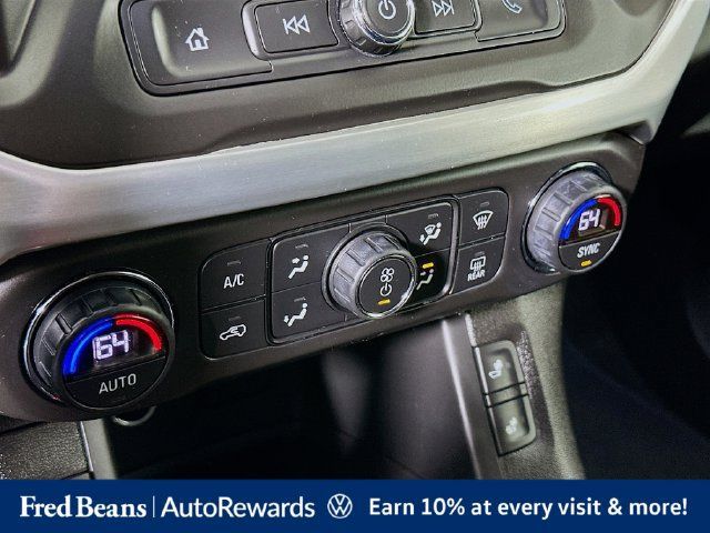 Used 2017 GMC Acadia SLE w/ Driver Alert Package I FWD image 20