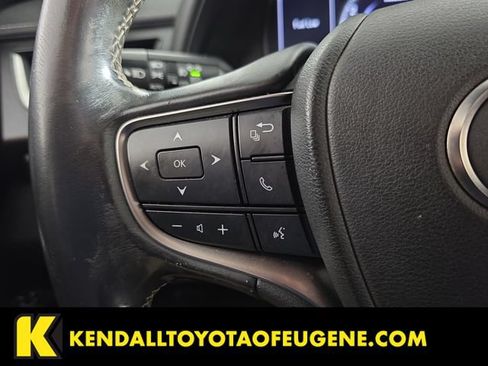 Used 2019 Lexus UX 200 FWD image 14