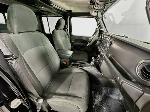 Used 2023 Jeep Gladiator Sport AWD/4WD image 25