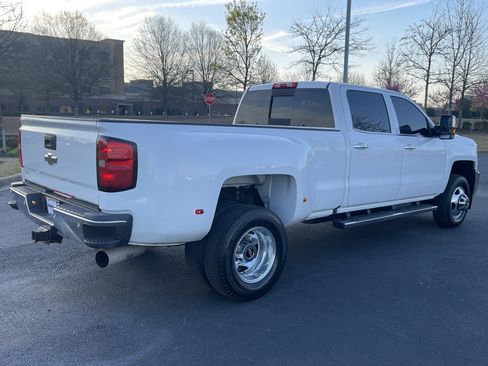 Used 2016 Chevrolet Silverado 3500 LTZ image 9