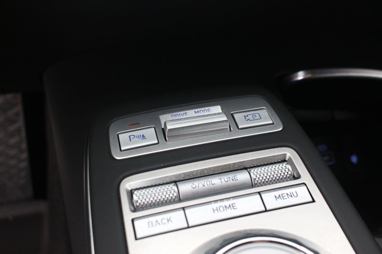 Used 2024 Genesis GV70 3.5T Sport w/ Sport Advanced Package AWD/4WD image 25