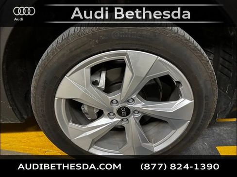 Used 2023 Audi Q5 2.0T Prestige w/ Prestige Package image 8