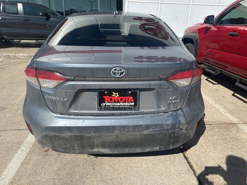 Used 2025 Toyota Corolla LE image 4