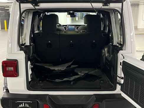 Used 2021 Jeep Wrangler Unlimited Sport image 32