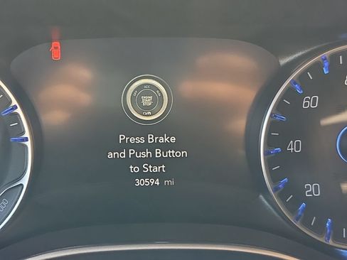 Used 2025 Chrysler Pacifica Select FWD image 2