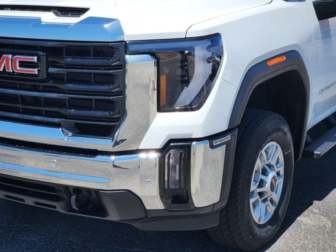 Used 2026 GMC Sierra 2500 Pro w/ 1SA Pro Safety Plus Package AWD/4WD image 11