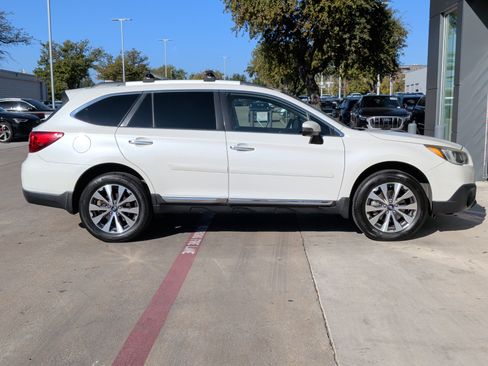 Used 2017 Subaru Outback 3.6R Touring w/ Popular Package #5A image 10