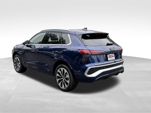 New 2026 Audi Q3 quattro 2.0T AWD/4WD image 5