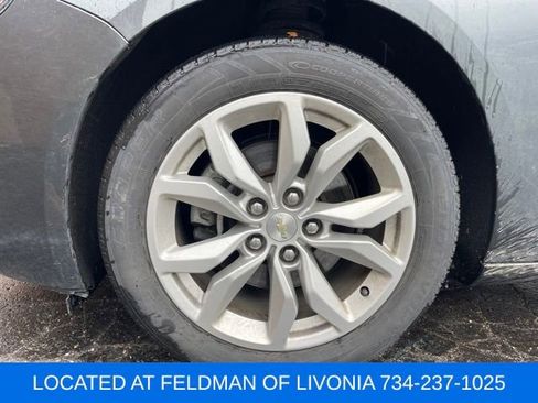 Used 2019 Chevrolet Impala LT w/ LT Convenience Package image 9