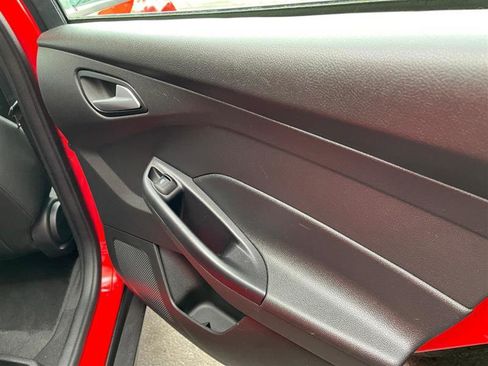 Used 2015 Ford Focus SE image 76