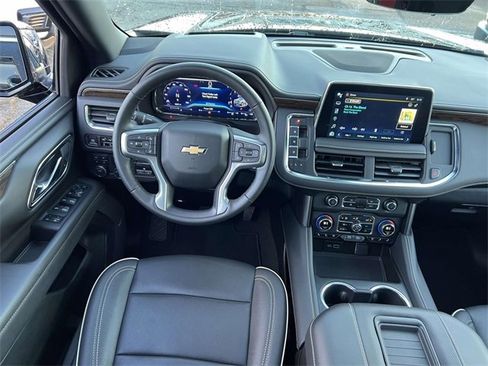 Certified 2024 Chevrolet Suburban Premier w/ Premium Package image 15