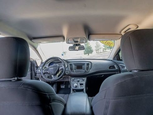 Used 2015 Chrysler 200 Limited w/ Convenience Group image 17