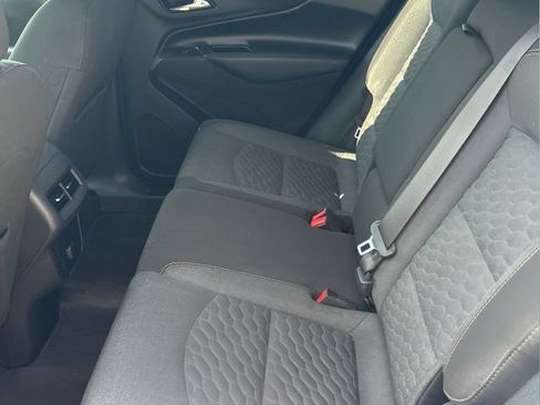 Used 2018 Chevrolet Equinox LT FWD image 15