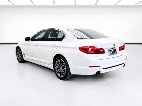 Used 2020 BMW 530e w/ Convenience Package RWD image 6