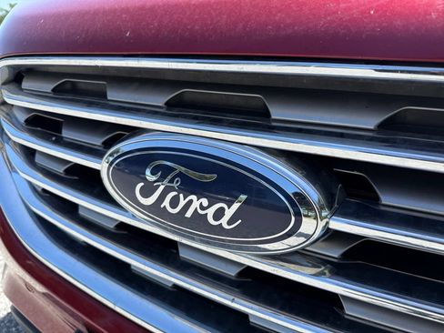 Used 2022 Ford Edge Titanium AWD/4WD image 6