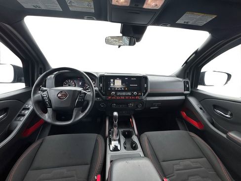 Certified 2025 Nissan Frontier PRO-4X image 16
