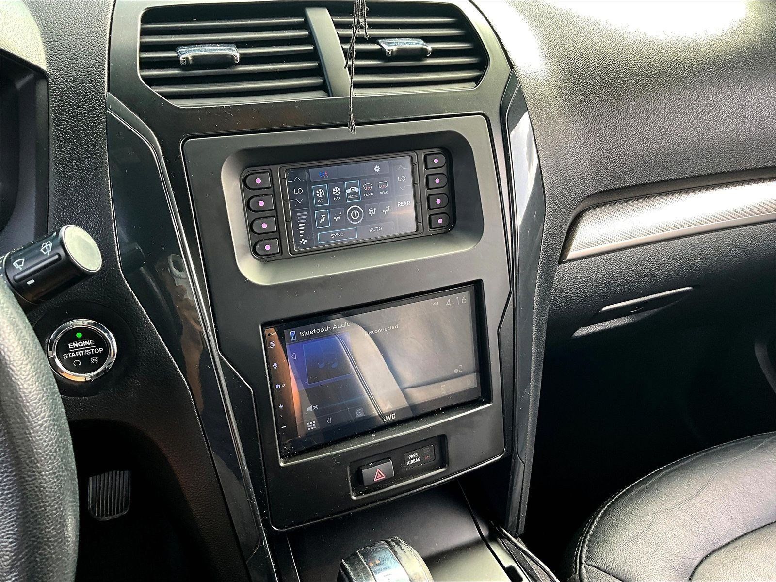 Used 2018 Ford Explorer XLT w/ Equipment Group 202A FWD image 14
