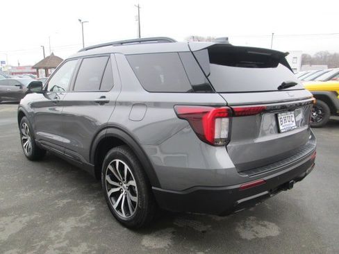 Used 2025 Ford Explorer ST-Line AWD/4WD image 4