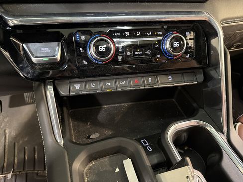 Used 2024 GMC Sierra 2500 Denali Ultimate image 20