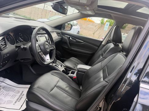 Used 2019 Nissan Rogue SL w/ Premium Package AWD/4WD image 12