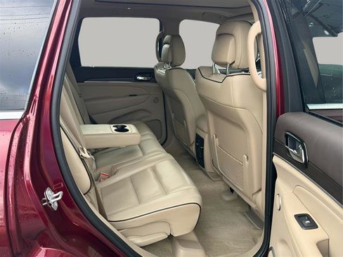 Used 2019 Jeep Grand Cherokee Overland image 24