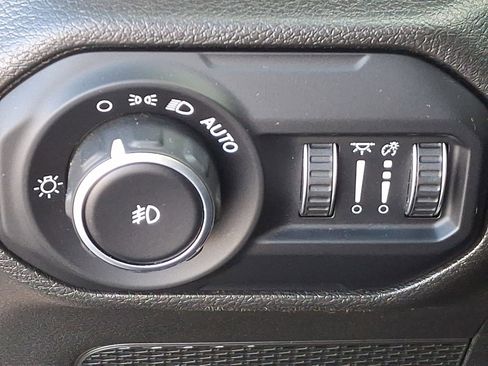 Used 2022 Jeep Wrangler Unlimited Sport S image 24