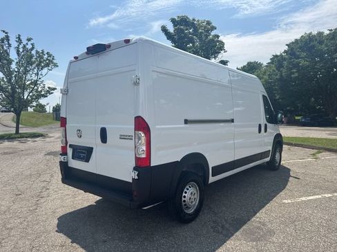Used 2026 RAM ProMaster 2500 w/ Convenience Group FWD image 11