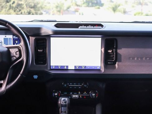 Used 2024 Ford Bronco Outer Banks AWD/4WD image 16