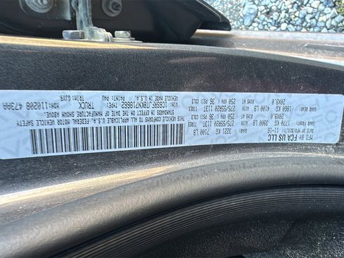 Used 2019 RAM 1500 Laramie image 9