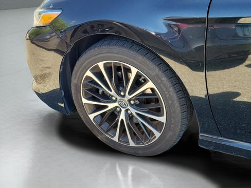 Used 2018 Toyota Camry SE FWD image 30