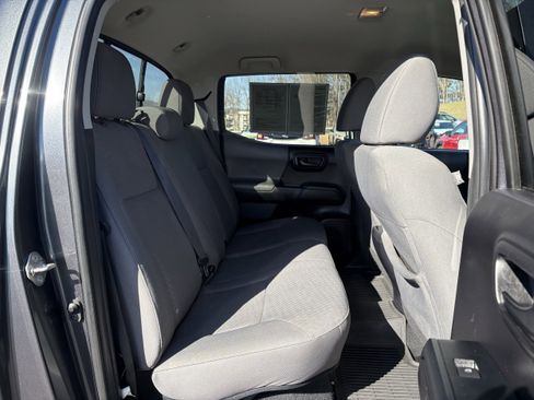 Used 2020 Toyota Tacoma SR image 28