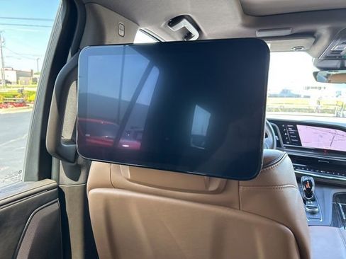 Used 2021 Cadillac Escalade Premium Luxury w/ LPO, Illumination Package AWD/4WD image 10