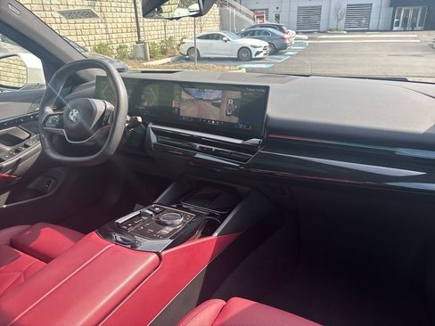 Used 2024 BMW 530i xDrive w/ Premium Package image 10