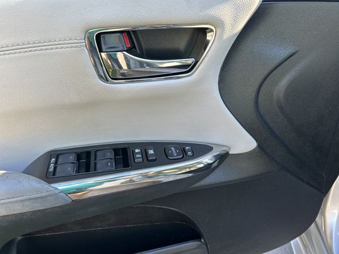 Used 2013 Toyota Avalon XLE Premium image 14