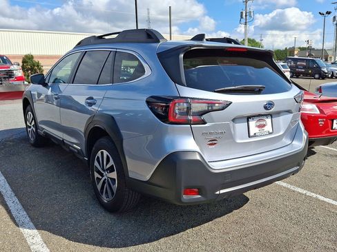 Used 2024 Subaru Outback Premium image 3