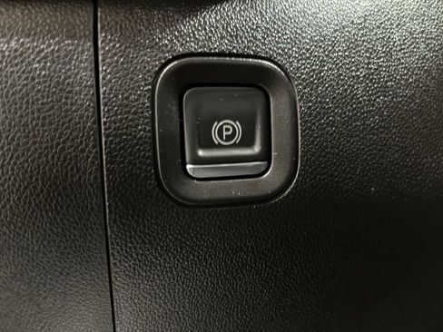 Certified 2019 Chevrolet Silverado 1500 LTZ w/ LTZ Plus Package image 18