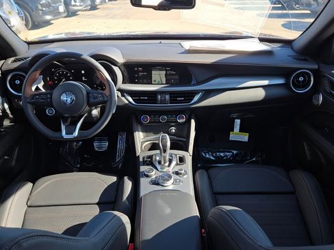 New 2025 Alfa Romeo Stelvio Sprint image 19