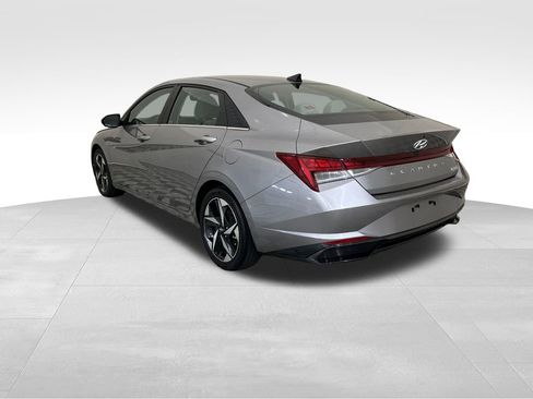Used 2023 Hyundai Elantra Limited FWD image 3