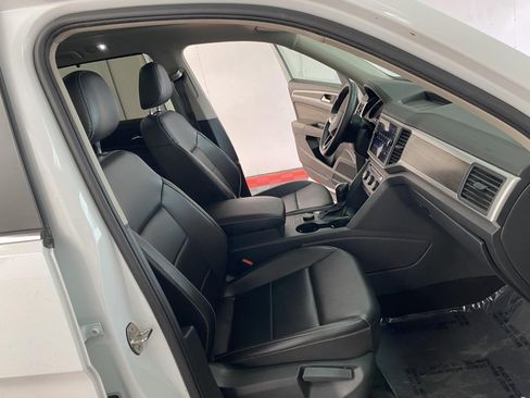 Used 2021 Volkswagen Atlas SE w/ Panoramic Sunroof Package image 8