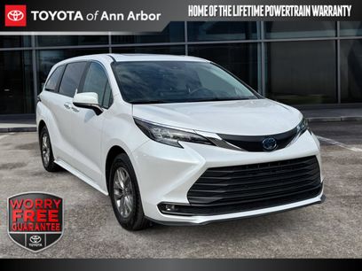 Used 2025 Toyota Sienna XLE
