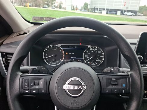 Certified 2022 Nissan Rogue SV image 18