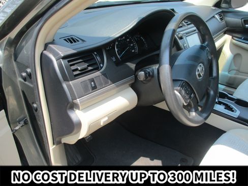 Used 2012 Toyota Camry LE FWD image 18
