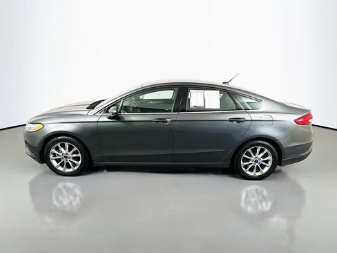 Used 2017 Ford Fusion SE image 4