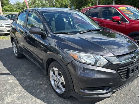 Used 2018 Honda HR-V LX image 3