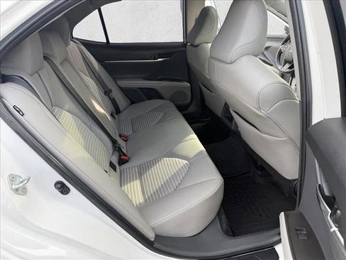 Used 2022 Toyota Camry SE image 19
