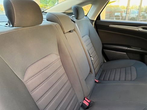 Used 2020 Ford Fusion SE image 23
