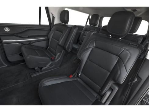 Used 2025 Lincoln Navigator L Reserve image 12