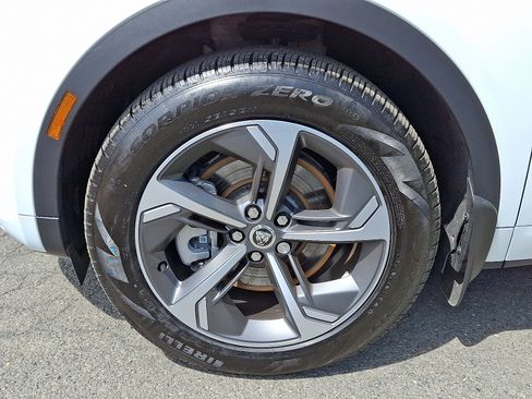 Used 2024 Jaguar E-PACE R-Dynamic SE AWD/4WD image 9